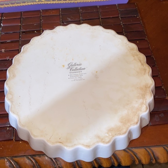 Vintage Galleria Collection Stoneware Quiche Plate 10” NEW Floral design - Picture 4 of 5